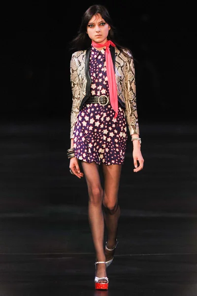 Look 15